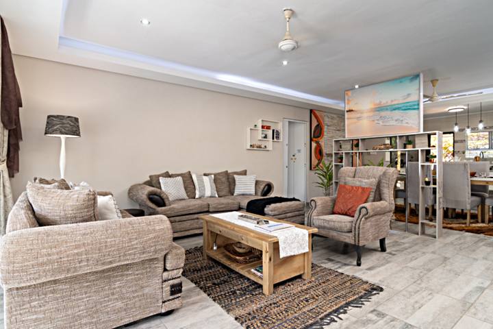 Seabreeze 10 Lounge
